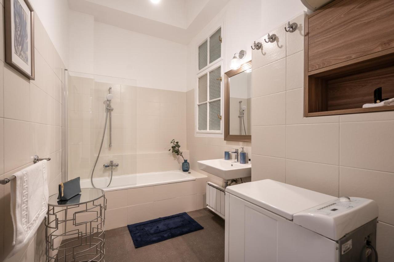 Stollar Apartment, Best Danube View Budapest Luaran gambar